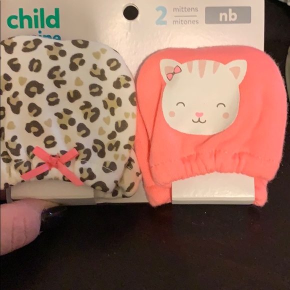 2 pack of new born mittens - Picture 1 of 2